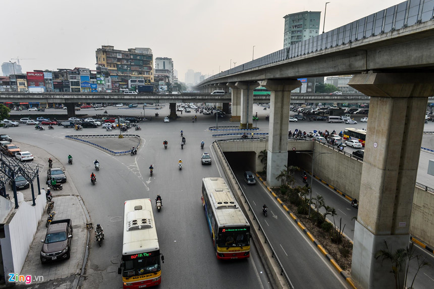 Để tiến tới dừng hoạt động xe máy trong trung tâm hành phố vào năm 2030, Hà Nội sẽ thực hiện từng bước theo tuyến, theo khu vực theo hướng "vết dầu loang".
