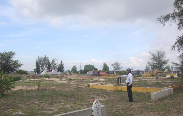 Chủ tịch phường bán đất nghĩa địa trục lợi tiền tỷ bị khởi tố Chu tich phuong ban dat nghia dia truc loi tien ty bi khoi to