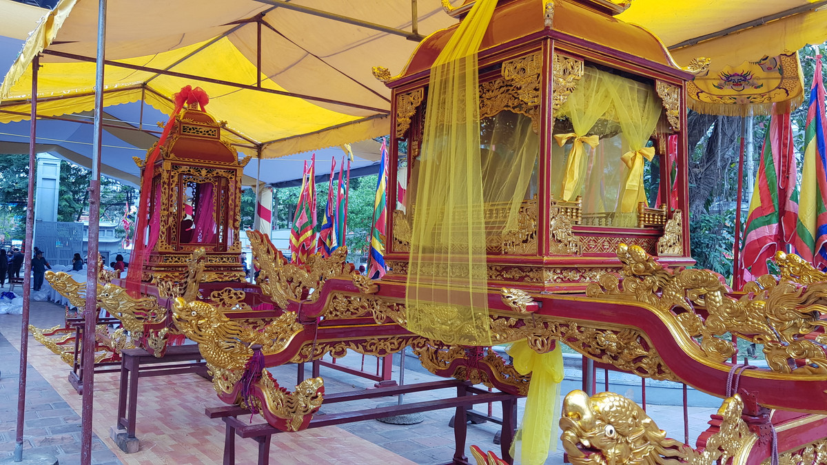 Dan Thu do no nuc den Le hoi Hai Ba Trung-Hinh-3