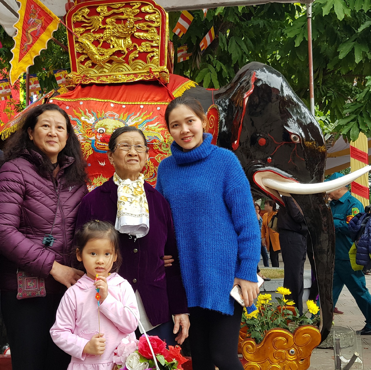 Dan Thu do no nuc den Le hoi Hai Ba Trung-Hinh-6