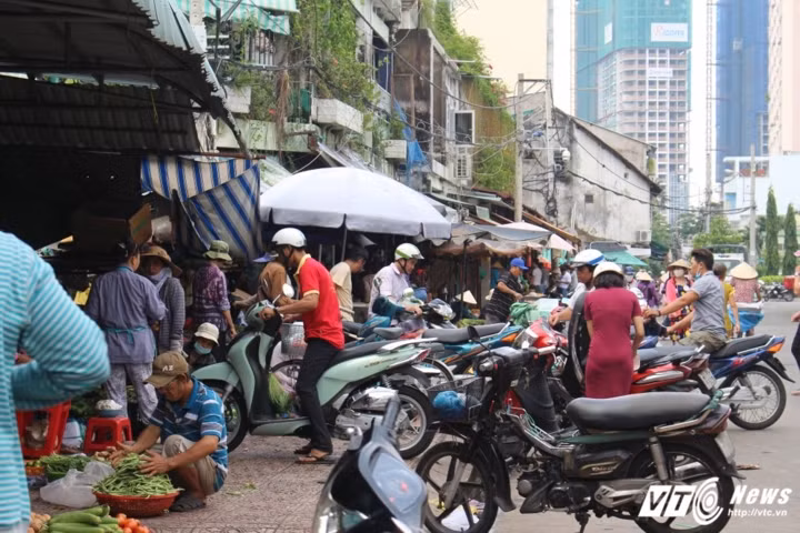 Hinh anh “xau xi” tren nhung con duong dep nhat Sai Gon-Hinh-12