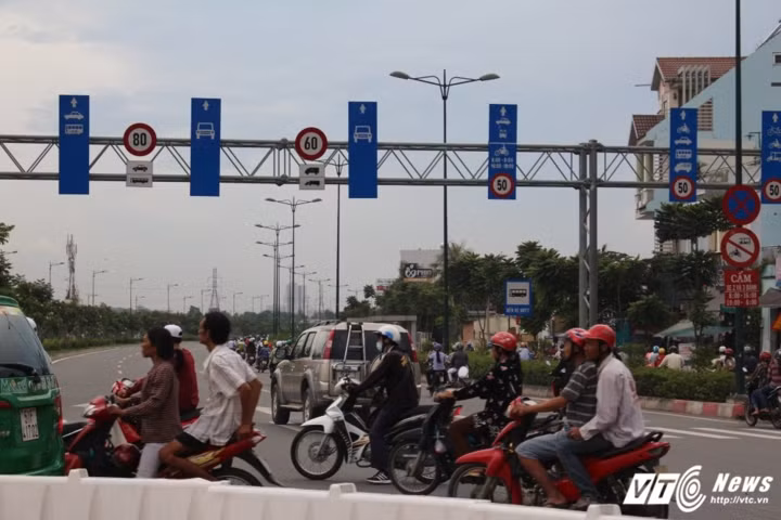 Hinh anh “xau xi” tren nhung con duong dep nhat Sai Gon