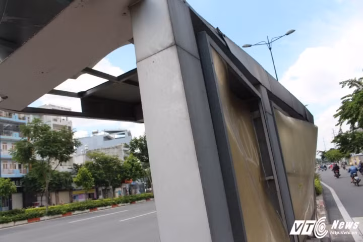 Hinh anh “xau xi” tren nhung con duong dep nhat Sai Gon-Hinh-20