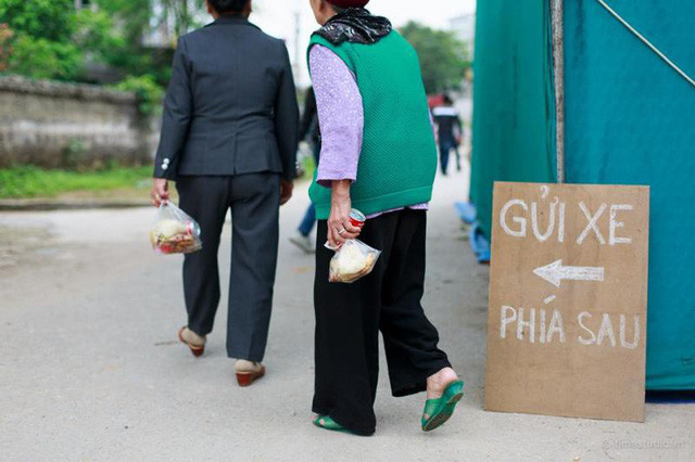 Nha co co se bi xu phat neu de khach an co lay phan