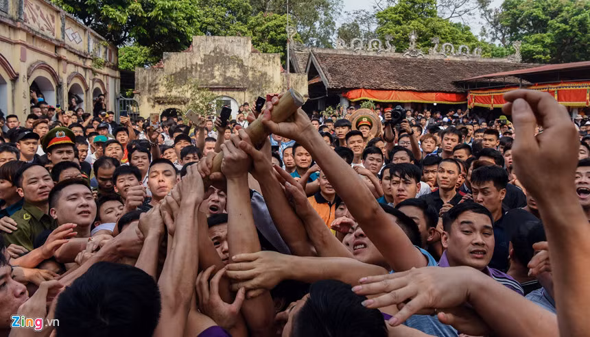 Danh nhau tui bui trong le hoi giat cay bong-Hinh-4