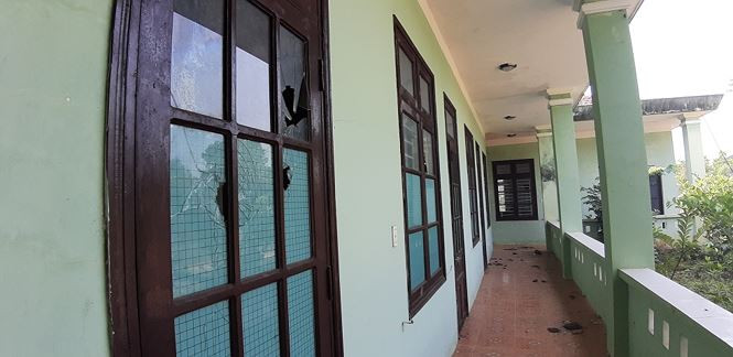 “Công trình Trạm kỹ thuật nông nghiệp xây dựng cũng đã lâu. Bây giờ chúng tôi đang lập đề án cải tạo hoặc đập bỏ để xây dựng mới trường mầm non”, ông Quảng cho biết - Ảnh: Nguyễn Thành