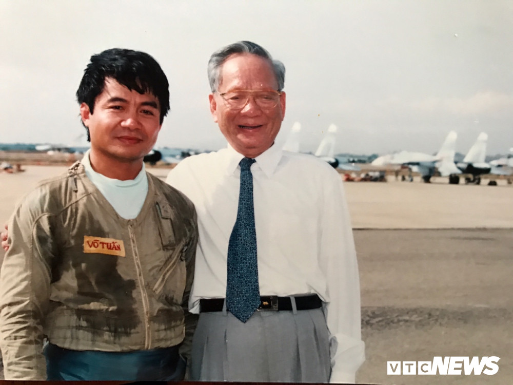 Ngay truyen thong bo doi khong quan: Tro chuyen voi Thuong tuong phi cong Vo Van Tuan-Hinh-2