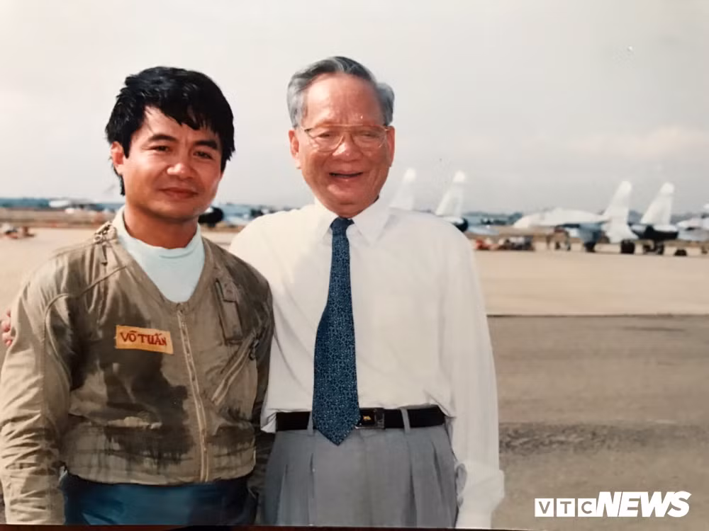 Ngay truyen thong bo doi khong quan: Tro chuyen voi Thuong tuong phi cong Vo Van Tuan-Hinh-2