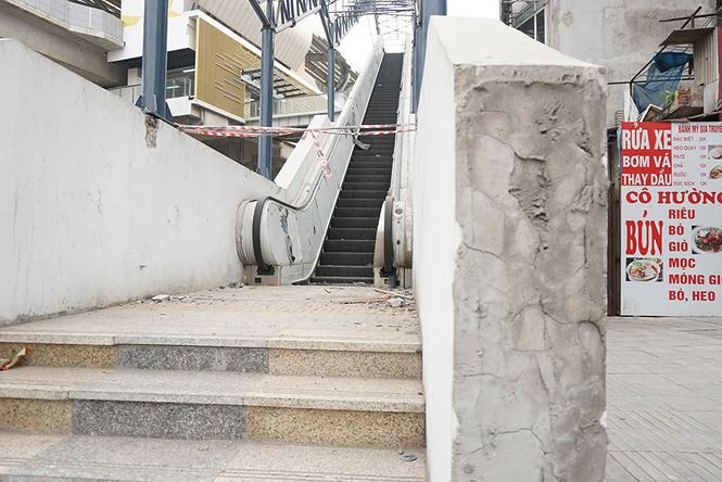 Trước đó, Bộ trưởng Bộ Giao thông Vận tải (GTVT) Nguyễn Văn Thể yêu cầu đưa đường sắt Cát Linh – Hà Đông vào vận hành tháng 12/2018 và khai thác thương mại trước Tết Nguyên đán Kỷ Hợi. Tuy nhiên, đến nay tuyến đường vẫn chưa được đưa vào khai thác, nhiều hạng mục vẫn còn ngổn ngang và có dấu hiệu xuống cấp.