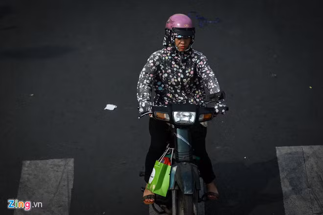 Theo Tổ chức Y tế Thế giới, chỉ số tia UV từ 8-10,9 nguy cơ gây hại rất cao. Nếu không có biện pháp bảo vệ, bạn có khả năng bị cháy nắng.