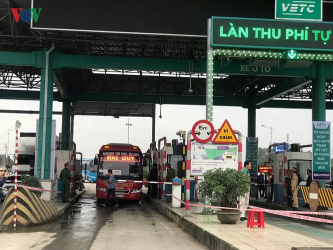 Những hình ảnh BOT Mỹ Lộc trong ngày thu phí trở lại - Hình 7 Nhung hinh anh BOT My Loc trong ngay thu phi tro lai-Hinh-7