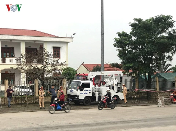 Những hình ảnh BOT Mỹ Lộc trong ngày thu phí trở lại - Hình 12 Nhung hinh anh BOT My Loc trong ngay thu phi tro lai-Hinh-12