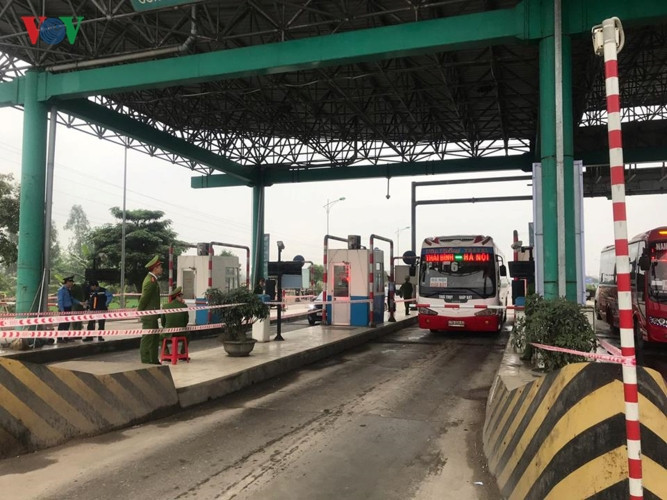 Những hình ảnh BOT Mỹ Lộc trong ngày thu phí trở lại - Hình 2 Nhung hinh anh BOT My Loc trong ngay thu phi tro lai-Hinh-2