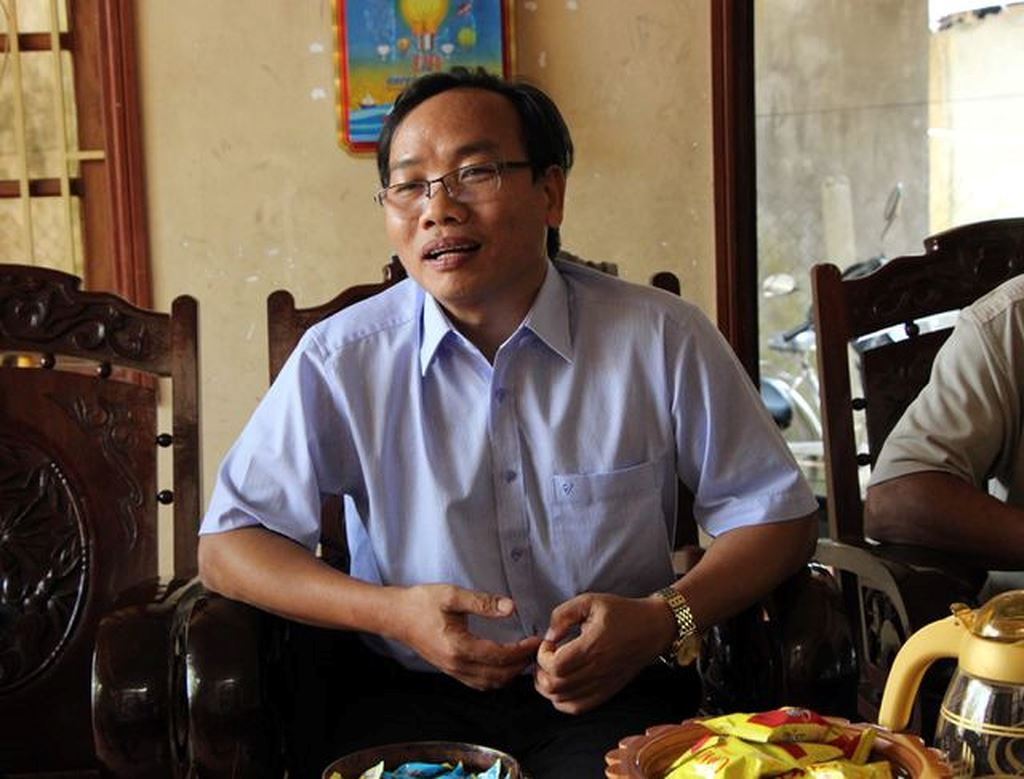 Khong nang do con em Giam doc So Noi vu, Truong phong Giao duc bi 