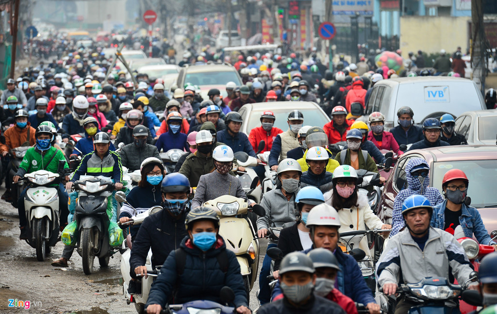 Hiện tượng ùn tắc vì thế thường xuyên xảy ra ở đường Trường Chinh trong giờ cao điểm.