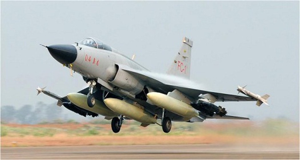 Với việc dừng bay toàn bộ số máy bay F-16, những máy bay có tính năng kém hơn như FC-1 hoặc Miragie III/V phải đảm nhận nhiệm vụ phòng không, mà trước kia là của F-16; tuy nhiên những loại máy bay này không phải là đối thủ của những chiếc chiến đấu cơ tiên tiến như Su-30MKI, Miragie-2000 và Rafale của đại kình địch Ấn Độ.