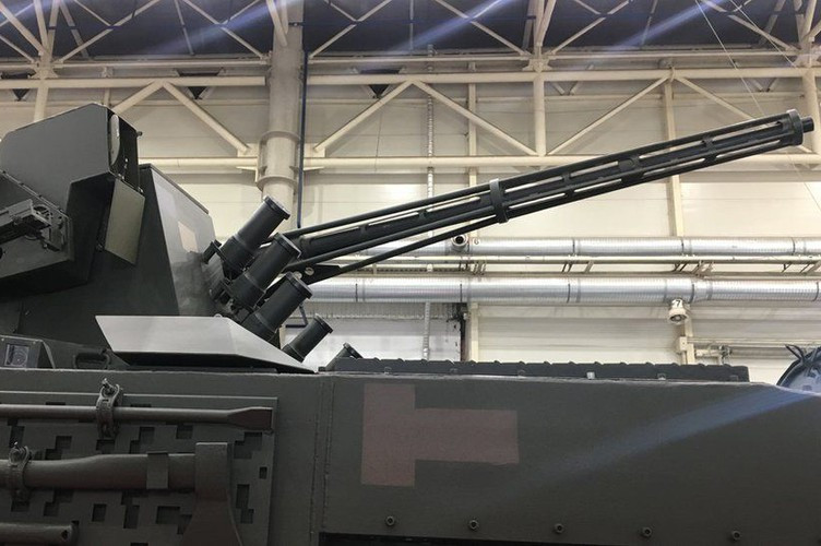 Khoang chở quân phía sau được thiết kế cực kỳ rộng rãi và hiện đại, đảm bảo binh lính sẽ không bị quá mệt mỏi trong những lần di chuyển dài.