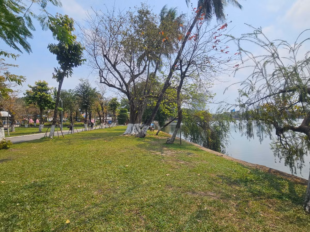 Được biết, Dự án nâng cấp, cải tạo Công viên 29/3 có tổng mức đầu tư hơn 673 tỷ đồng, trong đó phần xây lắp hơn 271 tỷ đồng, đền bù hơn 297 tỷ đồng. Dự án có diện tích sử dụng đất gần 190.000m2 và diện tích thu hồi đất gần 3.000m2.