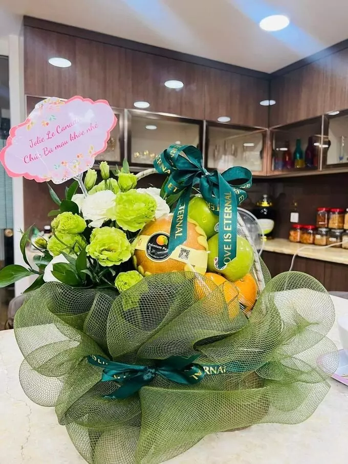 Từ đầu thập niên 2000, ca sĩ gây chú ý với nhiều bài hát như: Bình Minh Sẽ Mang Em Đi, Góc Phố Rêu Xanh, Tình Ơi Xin Ngủ Yên... Ngoài ca hát, anh còn làm giám khảo các cuộc thi âm nhạc.