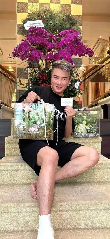 Đàm Vĩnh Hưng cho biết mình sẽ cố gắng tĩnh dưỡng và duy trì tinh thần lạc quan, để những người xung quanh, đặc biệt là con trai cảm thấy yên tâm.