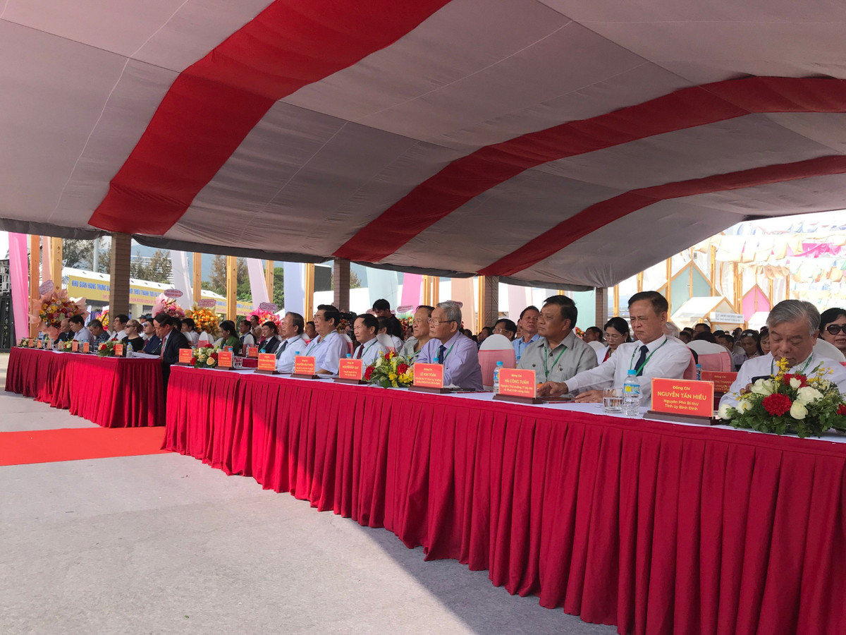 Gan 1.000 gian hang tham du Hoi cho quoc te tai Quy Nhon-Hinh-3