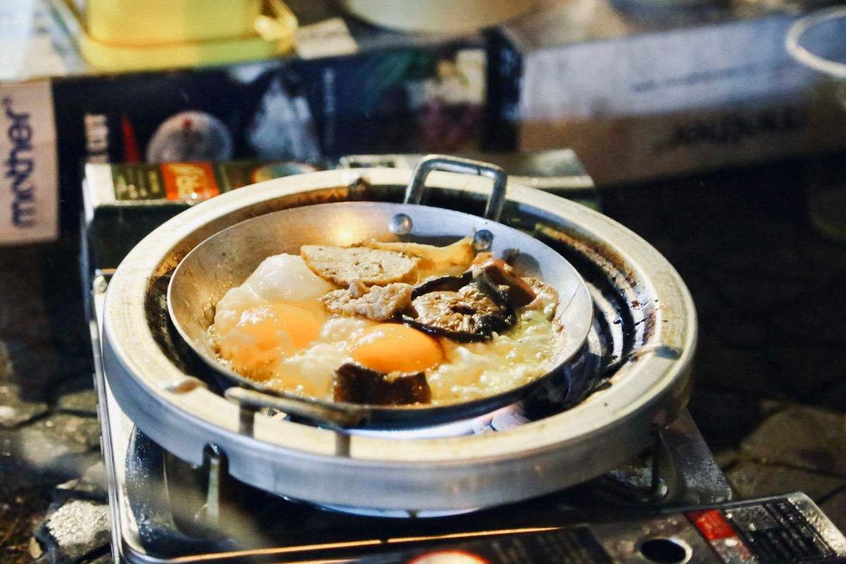 Mặc dù được bán với giá 0 đồng nhưng phần bánh mì chảo được nhóm thực hiện rất ngon, đầy đủ chất dinh dưỡng làm cho khách hàng vô cùng hài lòng.