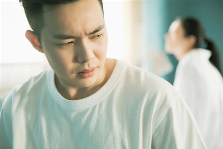 Thu nhan chuyen ngoai tinh, chong ban voi vo ru bo 