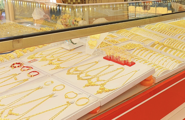 Doi li xi lay vang, luc lay chong nhan lai 18 chi vang-Hinh-2