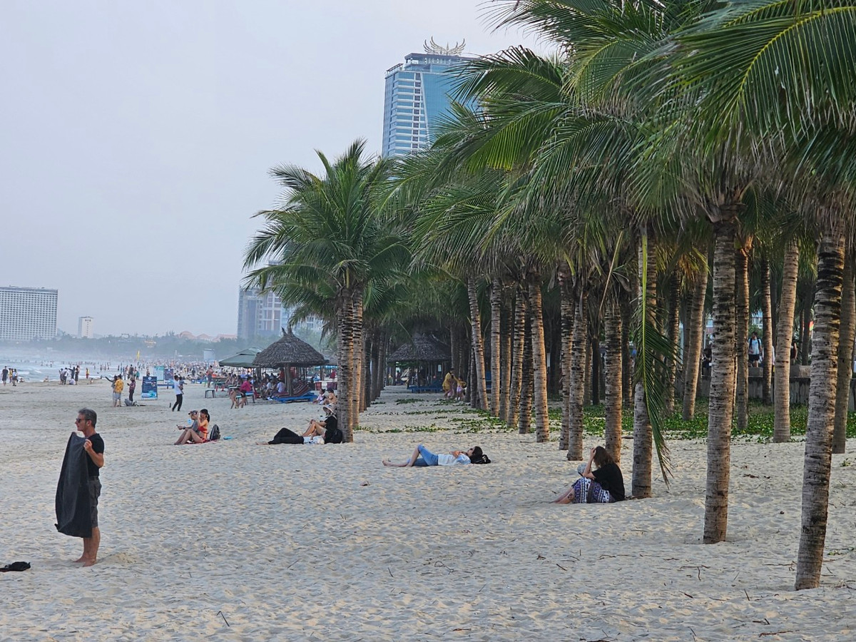 Trước đó, bãi biển Mỹ Khê từng được Tạp chí kinh tế Mỹ Forbes bình chọn là một trong 6 bãi biển quyến rũ nhất hành tinh.