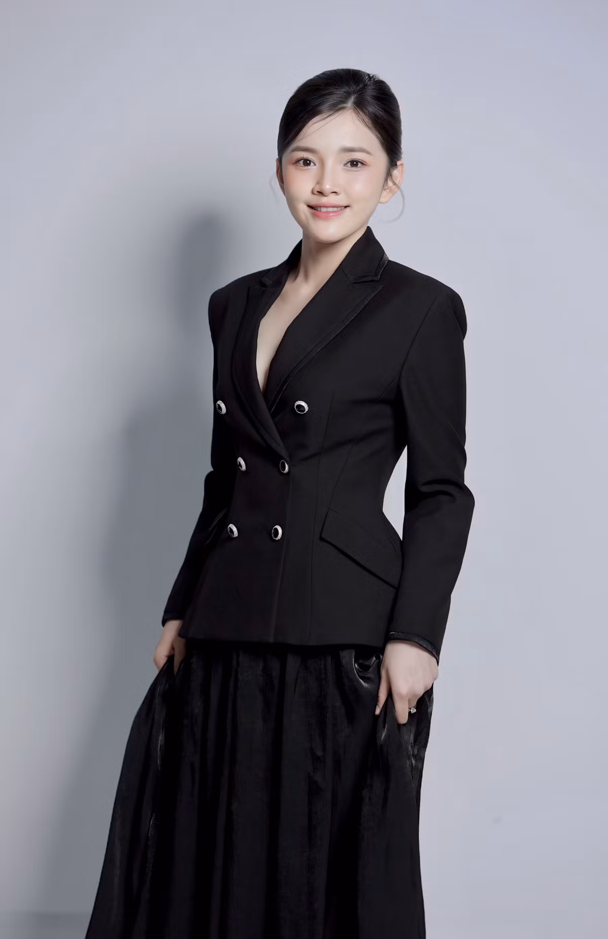 Nu MC Khanh Linh chia se hanh trinh giam 23kg de len song-Hinh-8