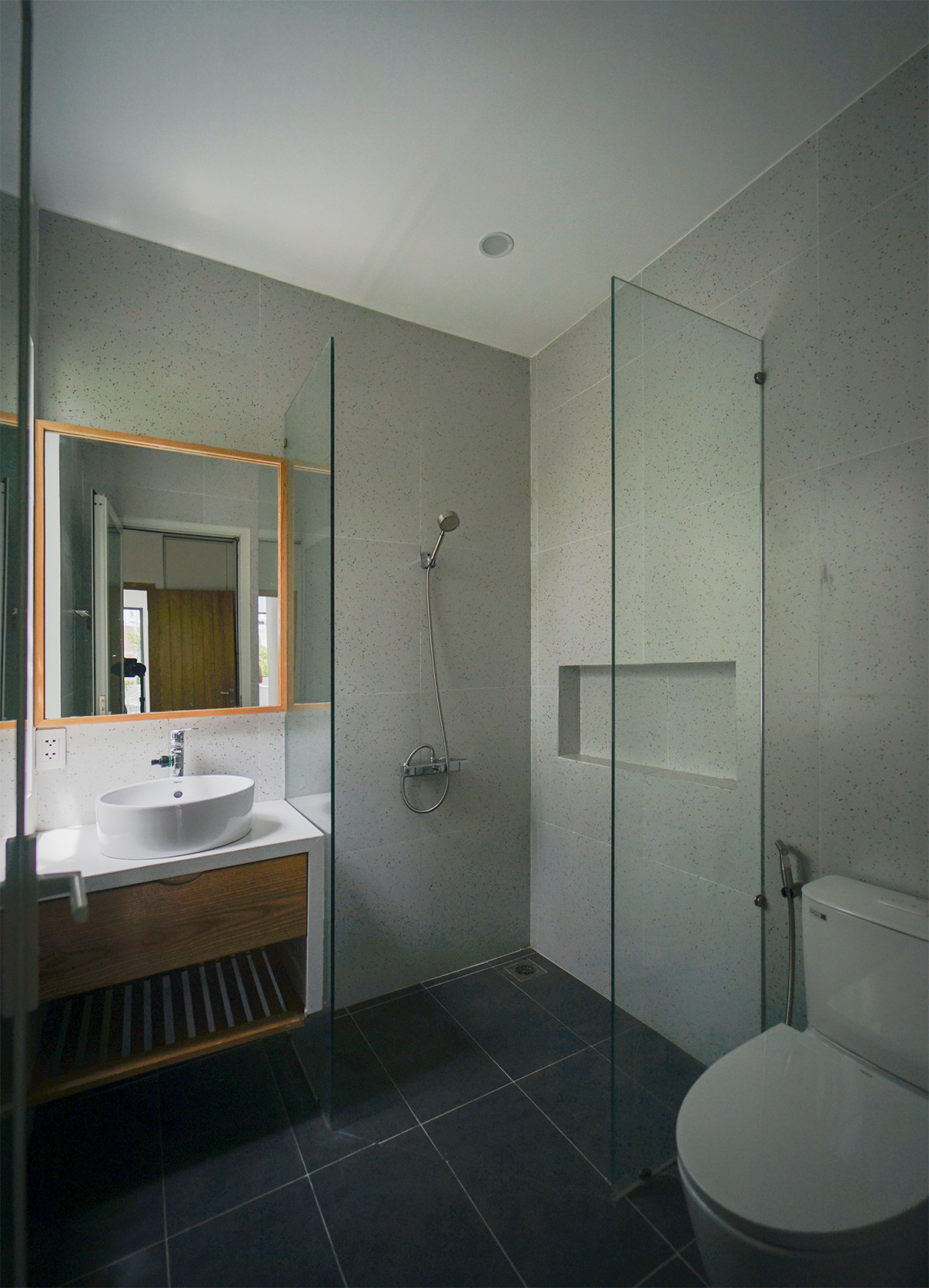 Phòng tắm thiết kế nhỏ gọn tối ưu diện tích. Ảnh: ECONS vietnam