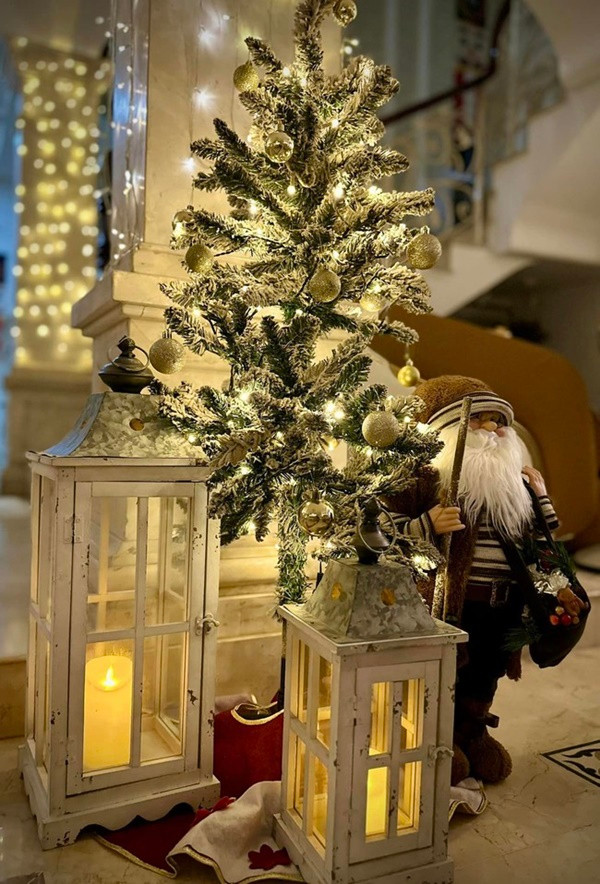 Năm ngoái, biệt thự của Thúy Hạnh - Minh Khang lộng lẫy với tông vàng đồng. Ảnh: FB Bui Thuy Hanh