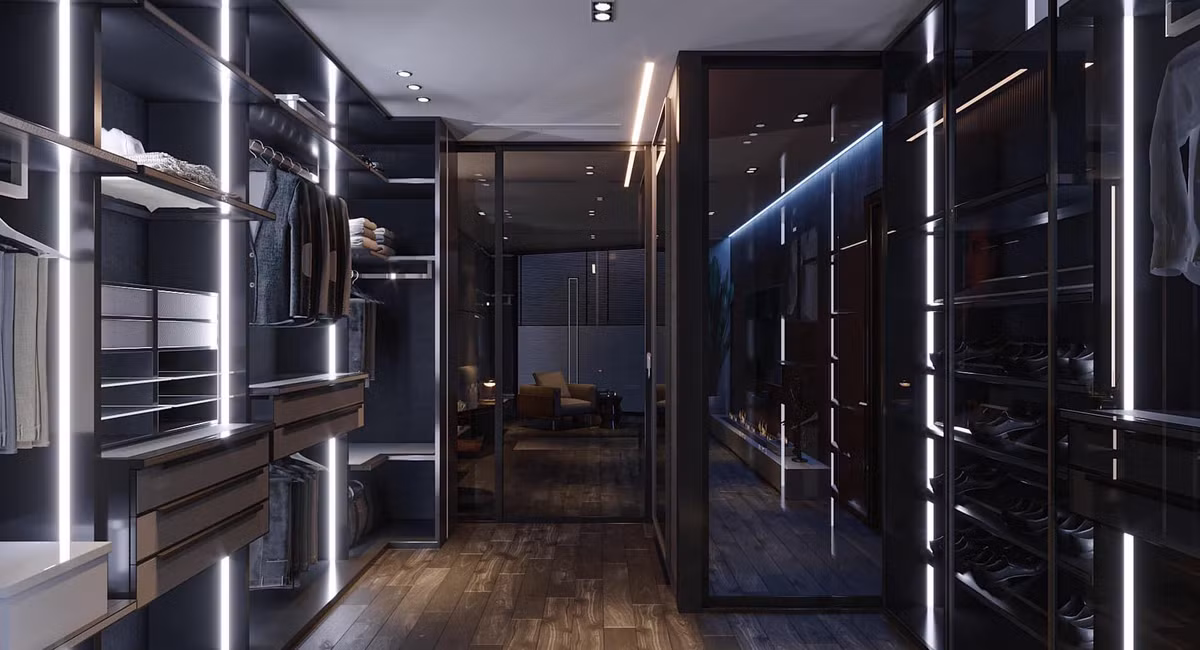 Phòng để đồ rộng rãi, được sắp xếp gọn gàng. Ảnh: FB Nguyen Le Viet Anh