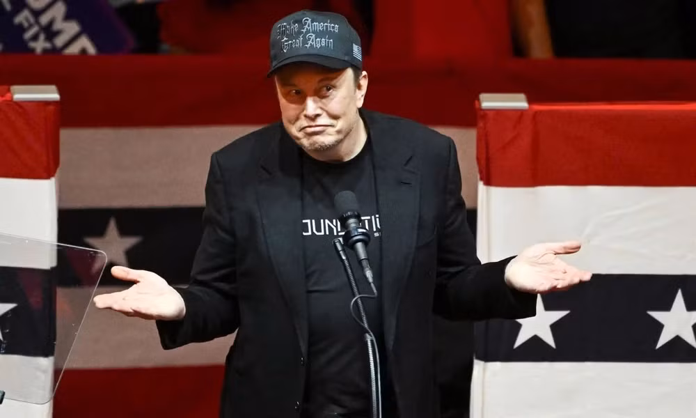 Với mức lương trung bình khoảng 68.700 USD (tính đến năm 2024), một người Mỹ sẽ cần phải làm việc trong khoảng 720 năm mới bằng số tiền mà Elon Musk kiếm được trong 1 ngày. Ảnh: CNN