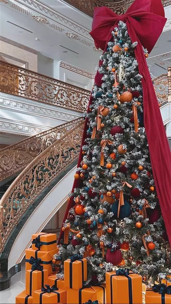 Dù chưa hoàn thiện nhưng nhìn qua cũng đủ thấy Lan Khuê đầu tư khủng cỡ nào để chuẩn bị cho mùa lễ Giáng sinh năm nay. Ảnh: FBNV