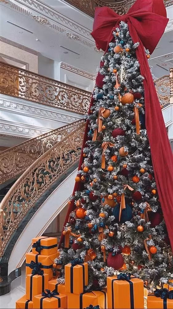 Dù chưa hoàn thiện nhưng nhìn qua cũng đủ thấy Lan Khuê đầu tư khủng cỡ nào để chuẩn bị cho mùa lễ Giáng sinh năm nay. Ảnh: FBNV