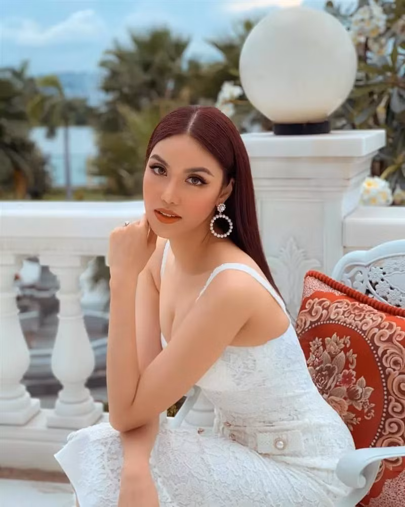 Trước đó, nữ siêu mẫu cũng hé lộ thêm không gian bên trong cơ ngơi của mình. Ảnh: FBNV