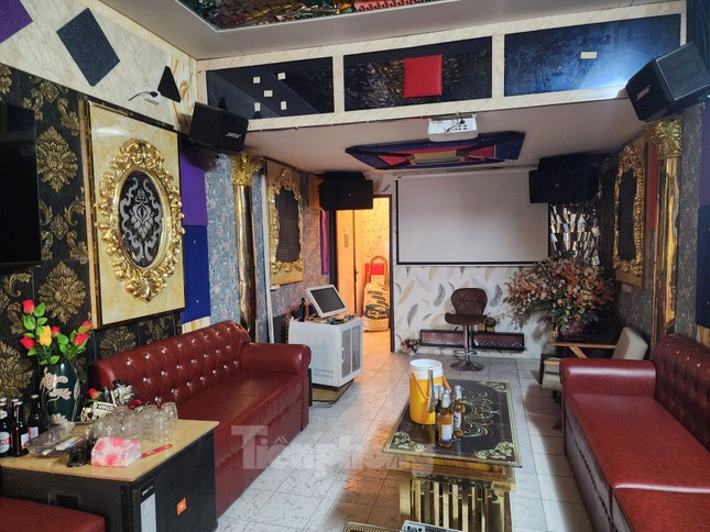 Bien tuong karaoke: Ngoai ban ca phe, trong la phong hat-Hinh-2