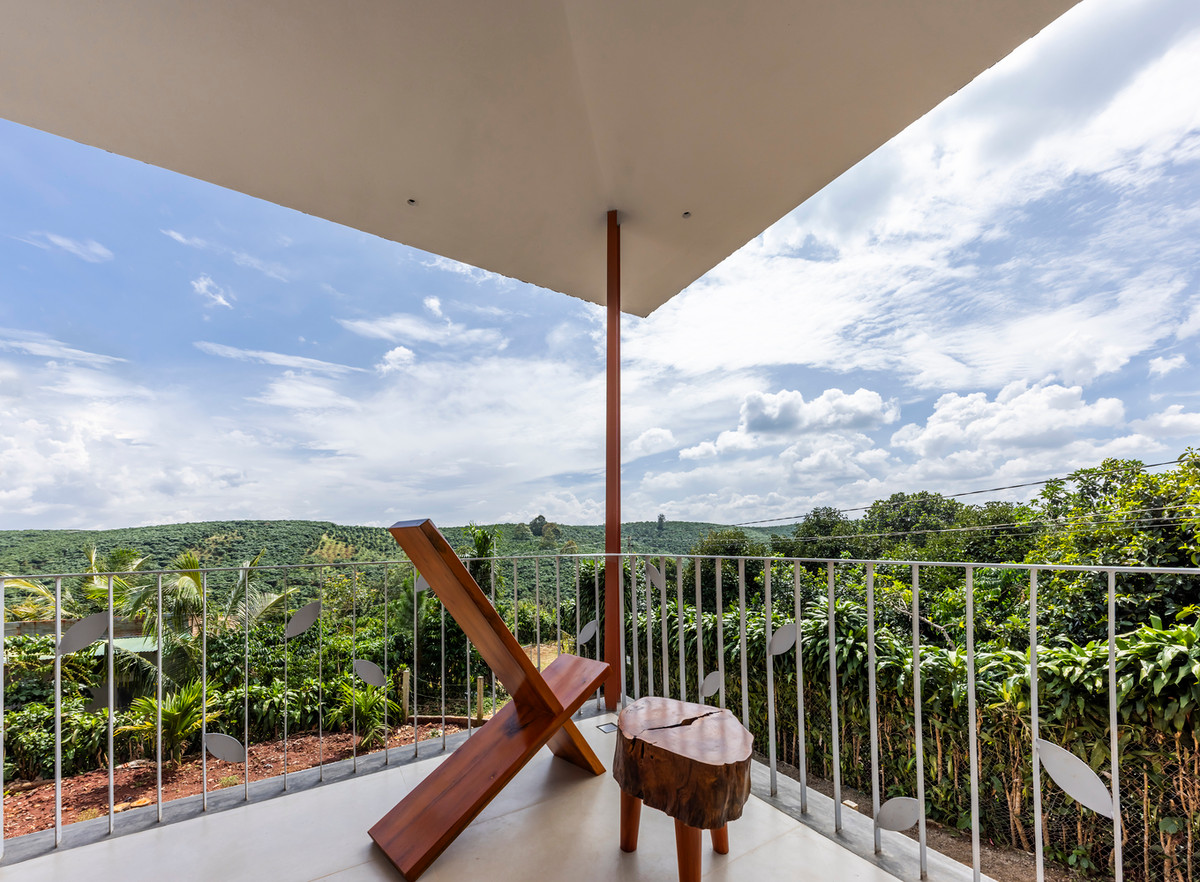 Sự hài hòa giữa vật liệu tự nhiên và thiết kế mở biến Bloom House thành thiên đường thư giãn, nơi mọi người có thể tìm thấy sự bình yên và cân bằng giữa cuộc sống hối hả. Ảnh: Oki Hiroyuki