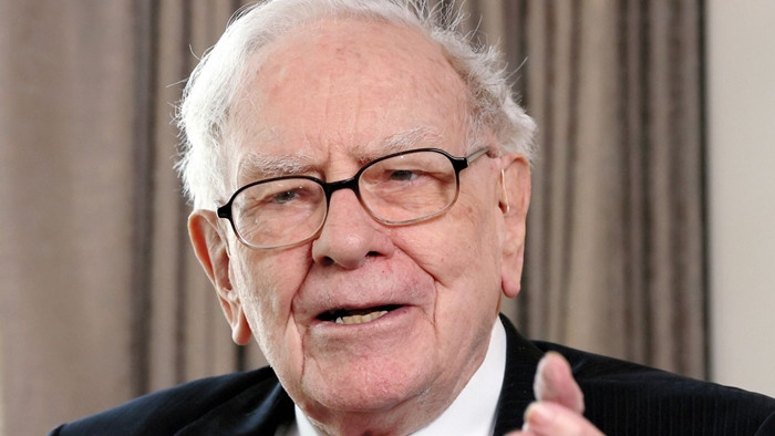 Tài sản ròng của nhà đầu tư huyền thoại Warren Buffett tăng thêm 7,6 tỷ USD, lên mức 147,4 tỷ USD, xếp thứ 6 trong danh sách người giàu thế giới. Ảnh: CNN