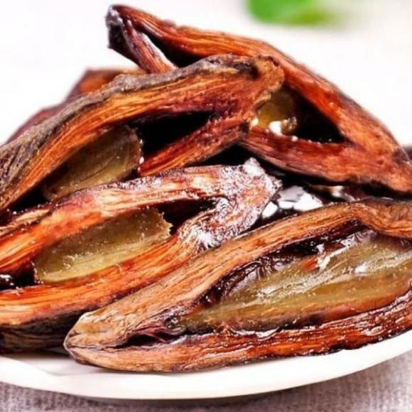 Đáng chú ý, kẹo cau Trung Quốc được nhập về bán tại Việt Nam với giá khá đắt đỏ. Ảnh: Facebook