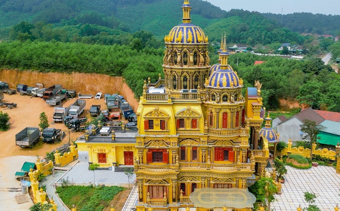 Đại gia Nguyễn Vĩnh Thoan nổi tiếng với tòa lâu đài trăm tỷ ở xã Mỹ Thành, huyện Yên Thành, tỉnh Nghệ An. Ảnh: FB Lâu đài Thoan Bình