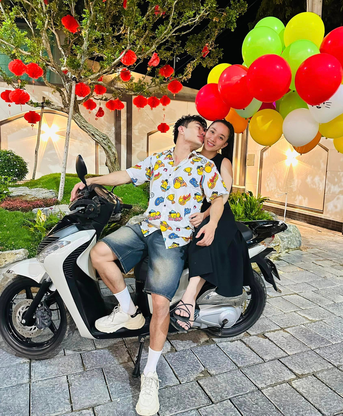 Thông qua một số hình ảnh được chia sẻ có thể thấy căn nhà của Lê Dương Bảo Lâm rất khang trang, rộng rãi và xây dựng theo phong cách hiện đại. Ảnh: FB Lê Dương Bảo Lâm