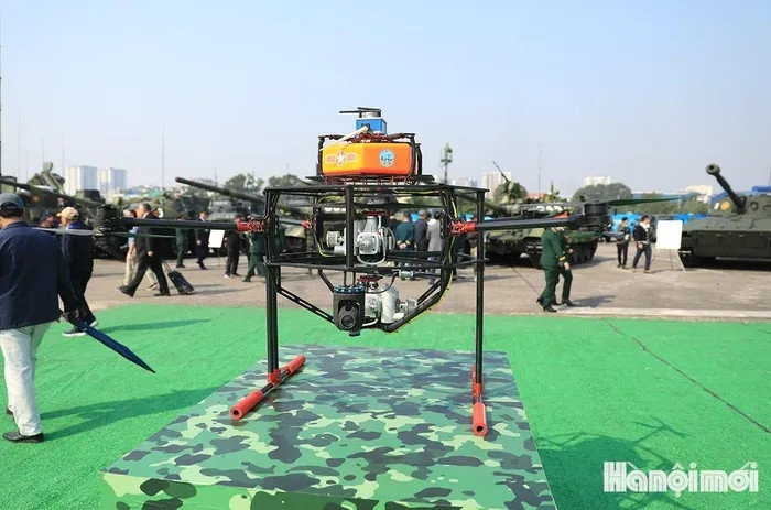 UAV MMD-01 là máy bay đa nhiệm với khối lượng cất cánh 80kg, hoạt động trong khoảng cách 60km được ứng dụng trong các nhiệm vụ trinh sát, hỗ trợ chiến đấu, tìm kiếm cứu hộ, cứu nạn…
