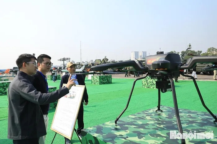 Thiết bị trinh sát phóng xạ đường không có nhiệm vụ đo suất liều phóng xạ trong không khí, phân tích phổ tín hiệu, xác định đồng vị phóng xạ và gửi thông tin về sở chỉ huy.