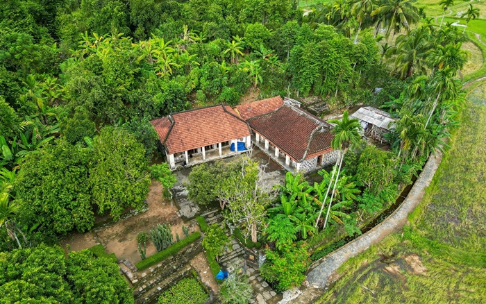  Ngôi nhà của cụ Đồng Viết Mão (85 tuổi) là 1 trong 8 nhà cổ bằng gỗ mít được xếp hạng "độc nhất vô nhị" còn lại tại làng Lộc Yên (xã Tiên Cảnh, huyện Tiên Phước, Quảng Nam). Ảnh: Vietnamnet