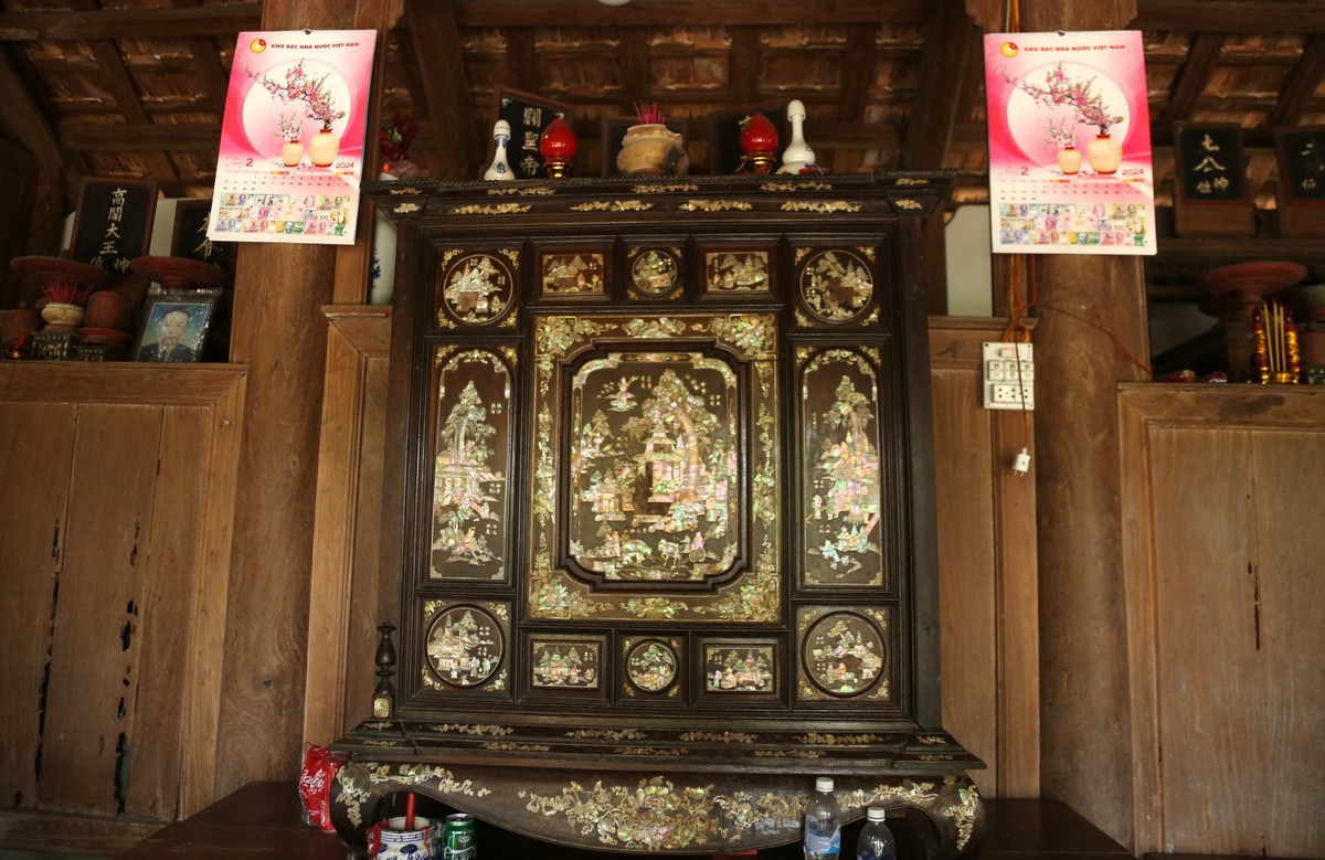 Trải qua 4 thế hệ, căn nhà cổ vẫn giữ nguyên vẻ đẹp cổ kính, mộc mạc. Ảnh: Tiền phong