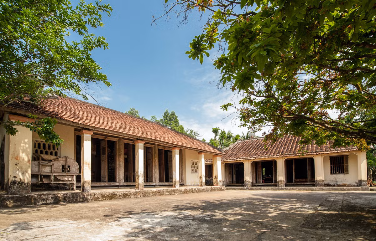 Ngôi nhà của cụ Mão do đội thợ nổi tiếng làng mộc Văn Hà (huyện Phú Ninh, Quảng Nam) xây dựng trong suốt 4 năm, bằng hàng trăm mét khối lõi gỗ mít rừng. Ảnh: Quangnam