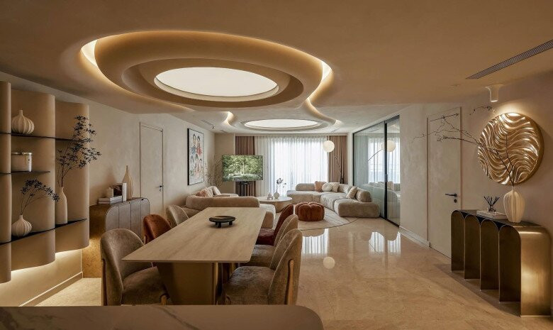 Phòng khách và bếp thông nhau tạo cảm giác rộng rãi. Ảnh: TikTok Đàm Thu Trang