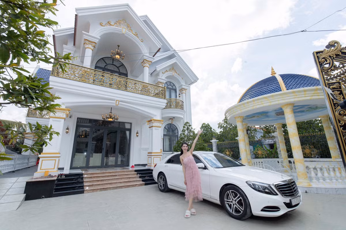 Biệt thự của Hoa hậu Phan Thị Mơ xây trên khuôn viên rộng 1.000m2, với diện tích sàn 288m2. Ảnh: FB Mơ Phan